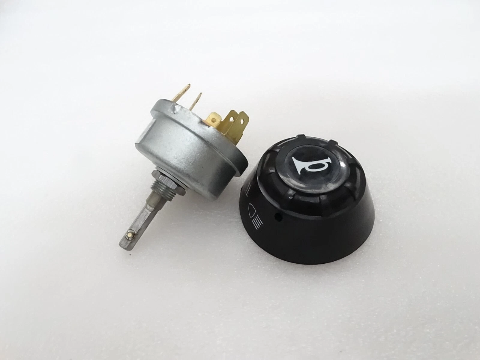 For Massey Ferguson 135 165 240 290 590 Tractor Headlight Switch & Horn #15A20