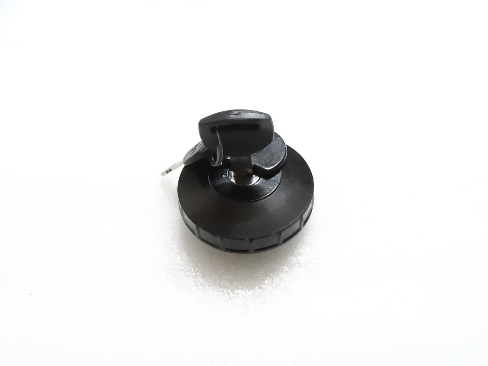 New Steel Made Black Massey Ferguson Tractor Fuel Tank Cap With Lock #18D22
